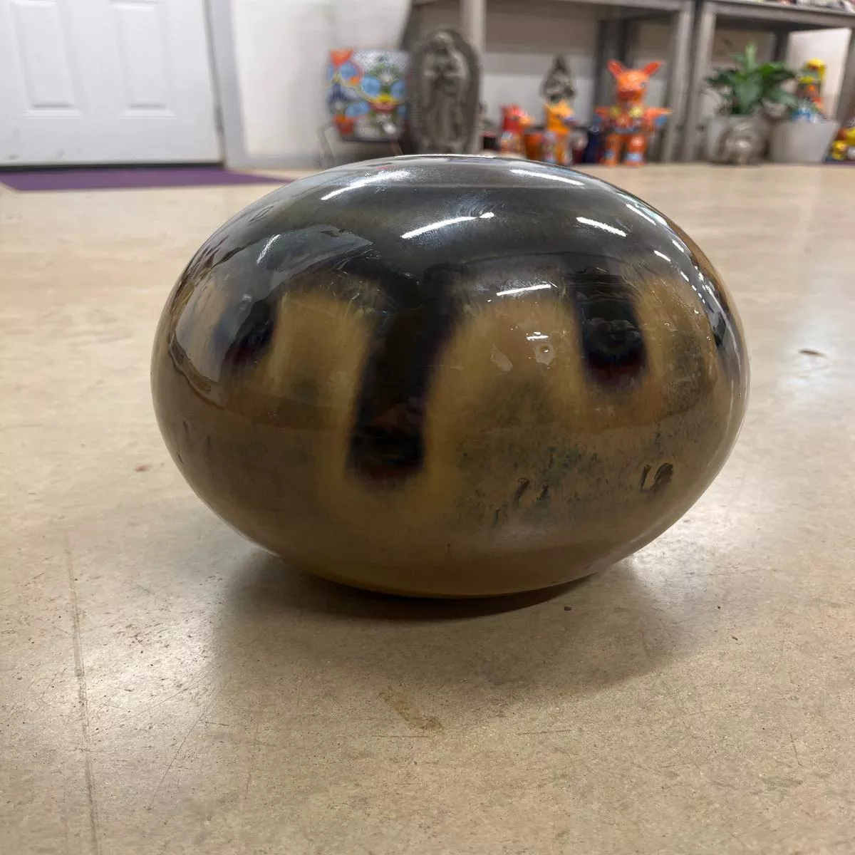 Light Gold on Yellow Cream Sphere